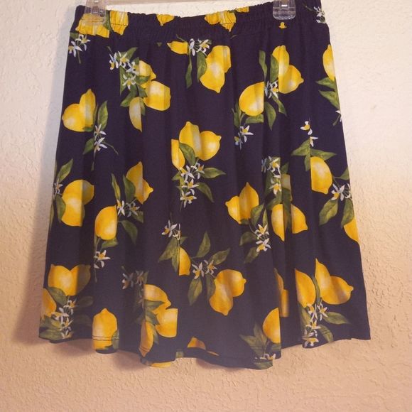 French Grey Skirt - Picture 3 of 4